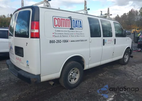 2017 Chevrolet Express 2500 Work Van z USA, uszkodzony, nr VIN 1GCWGAFF8H1126202